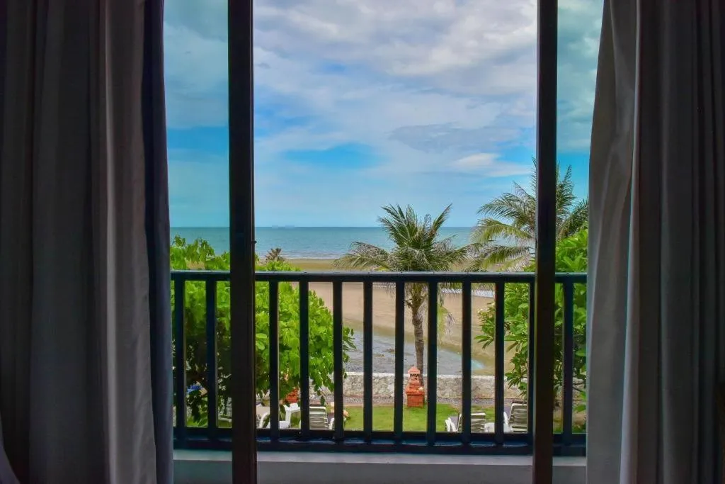 Sea Memories White Sand Beach Hotel