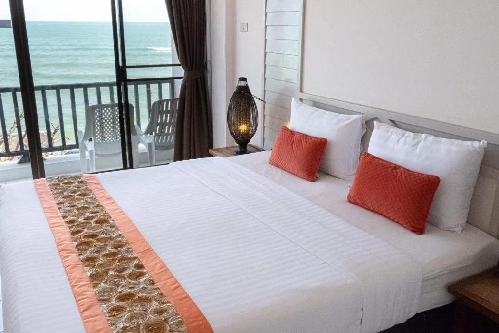 Bed in Sea Memories White Sand Beach Hotel