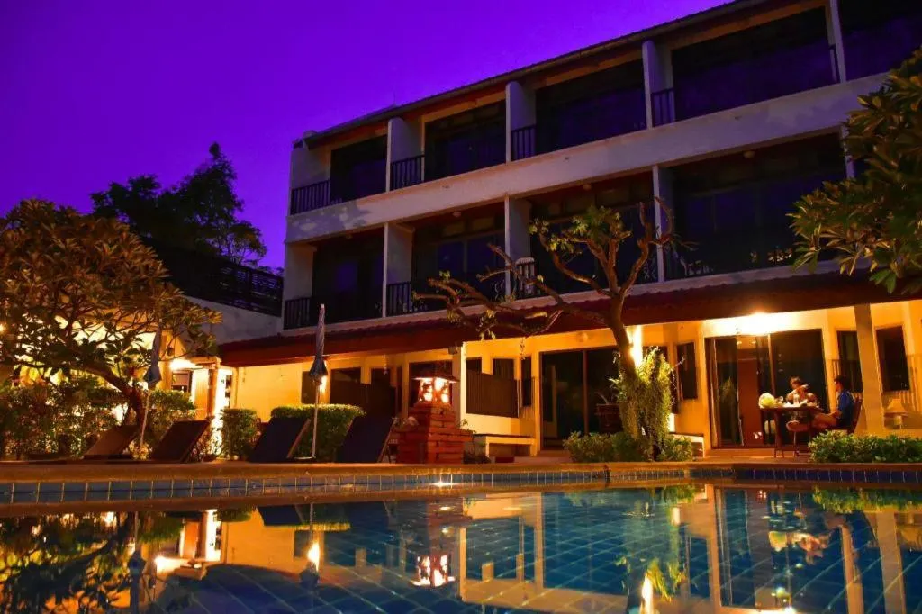 Sea Memories White Sand Beach Hotel