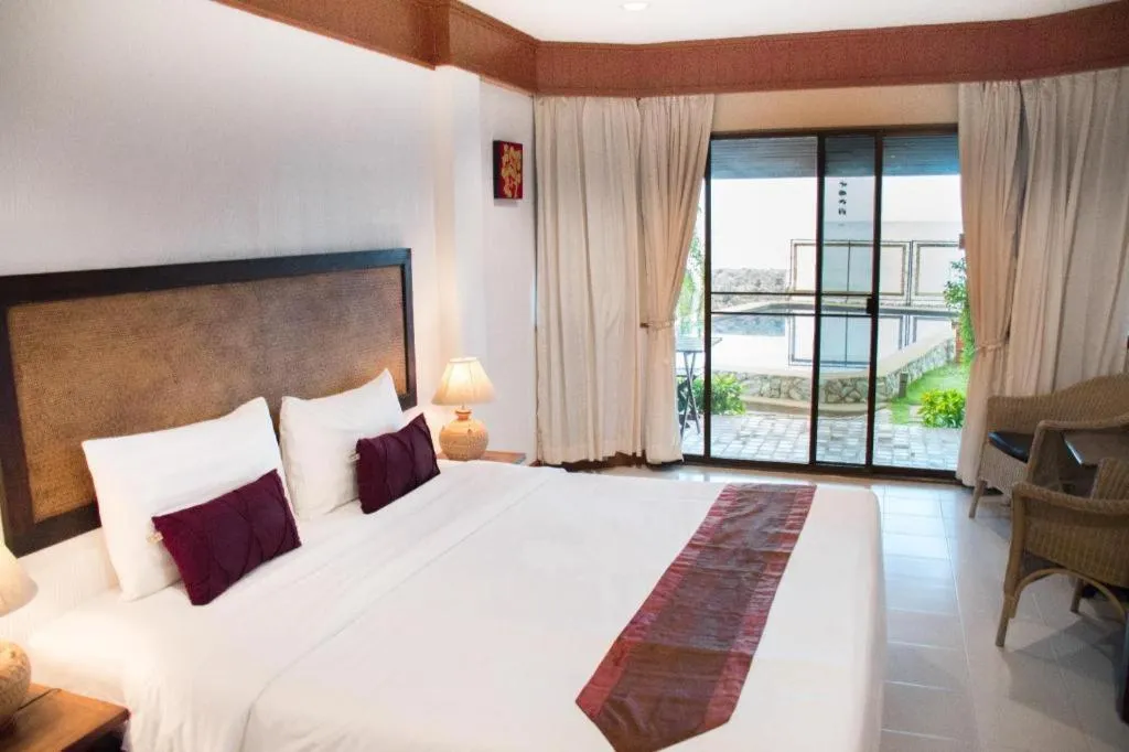 Bed in Sea Memories White Sand Beach Hotel