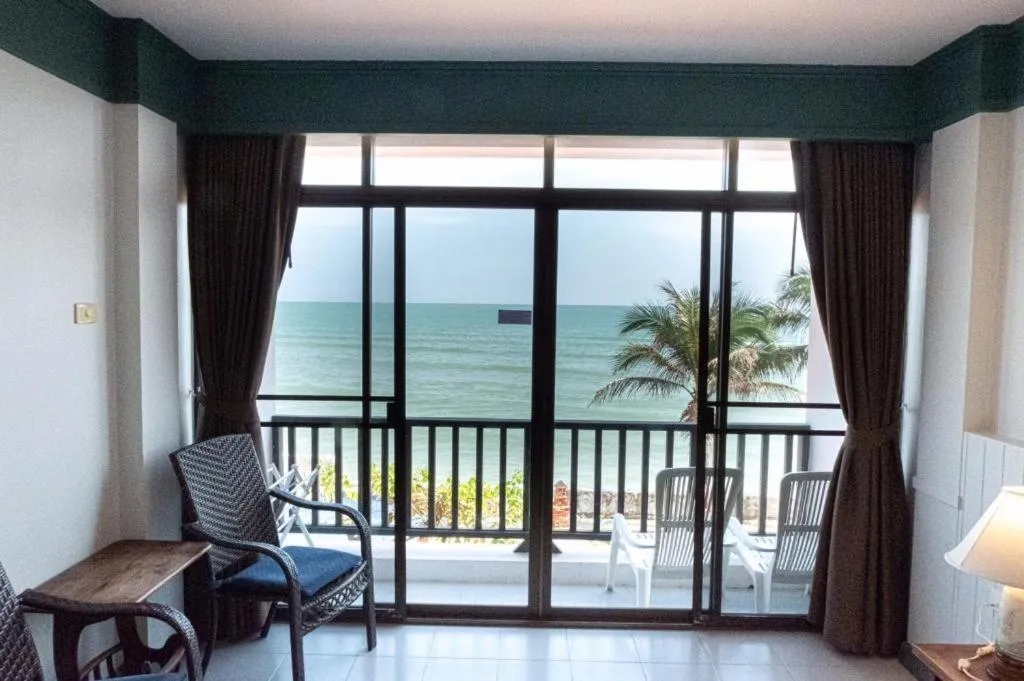 Sea Memories White Sand Beach Hotel