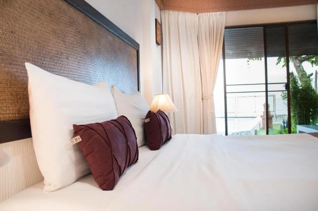 Bed in Sea Memories White Sand Beach Hotel