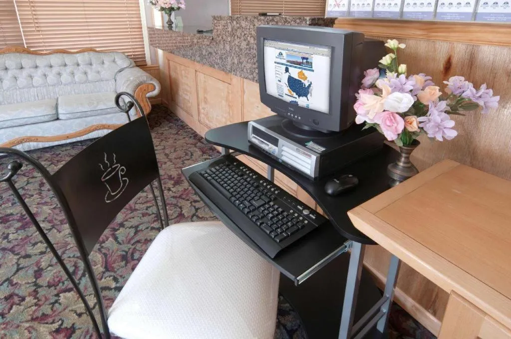 Americas Best Value Inn & Suites Macon at Sunset Dr