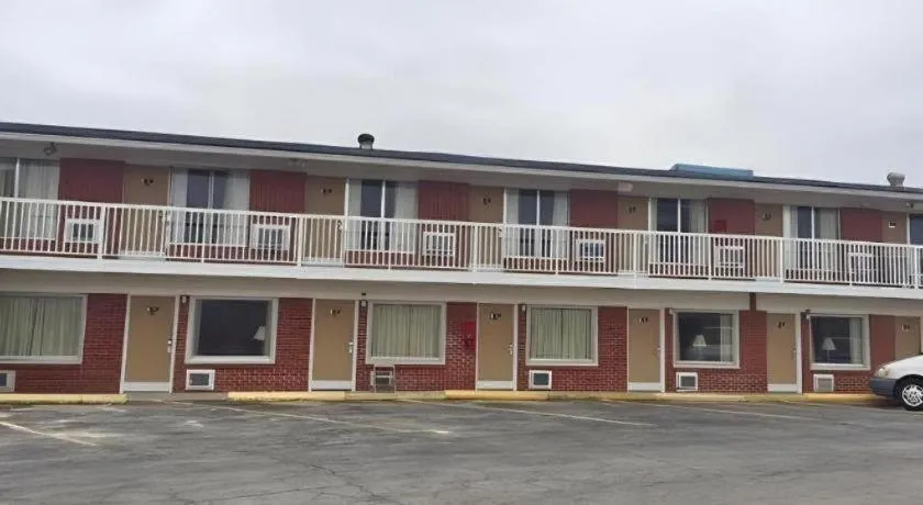 Americas Best Value Inn & Suites Macon at Sunset Dr