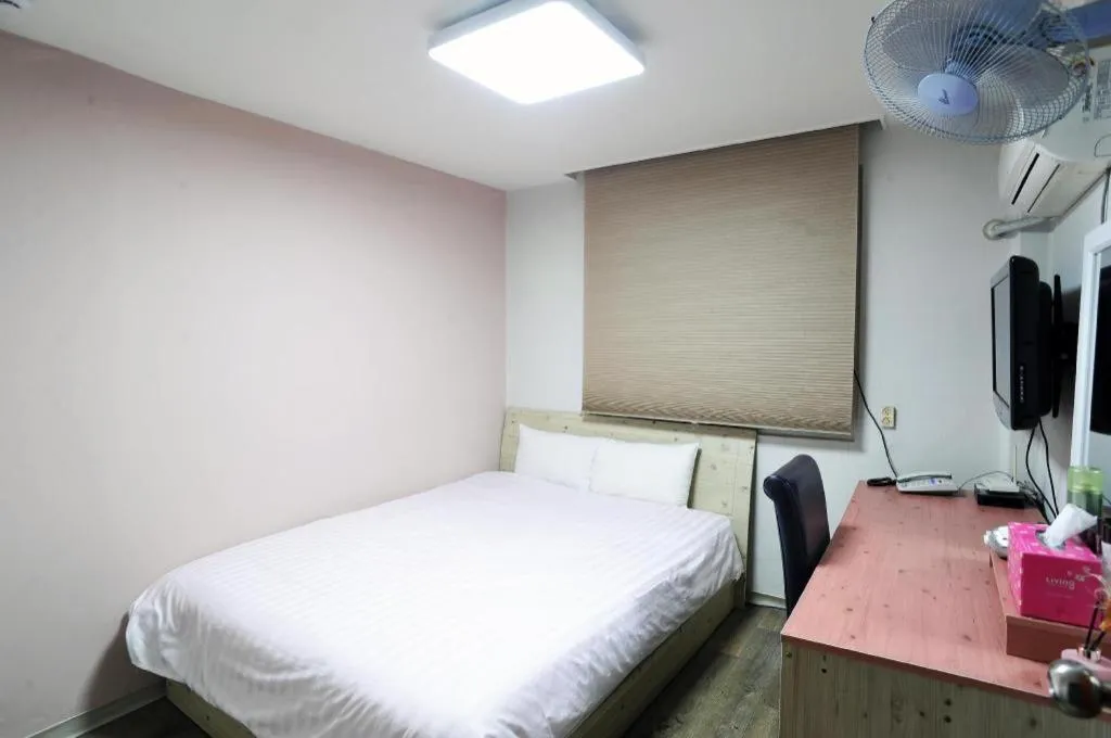 Bed in Goodstay Saewha Hostel