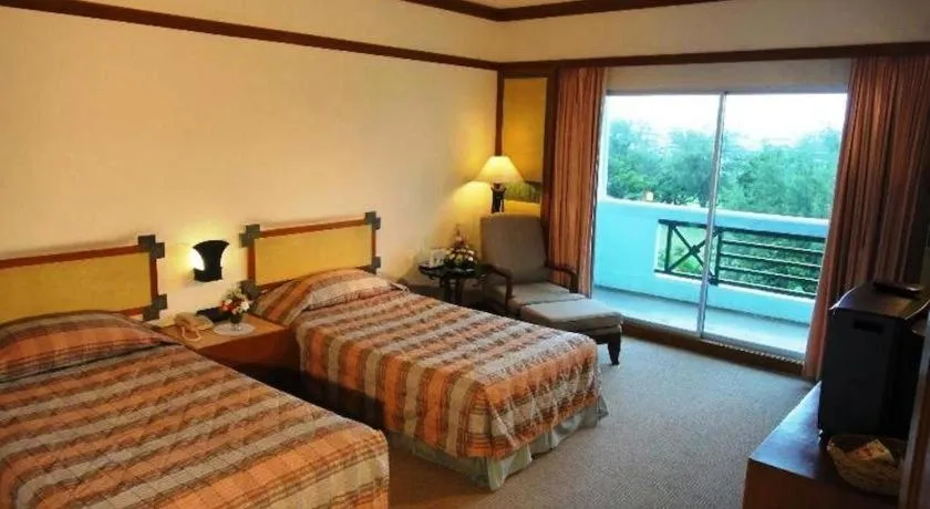 Bed in BP Samila Beach Hotel & Resort