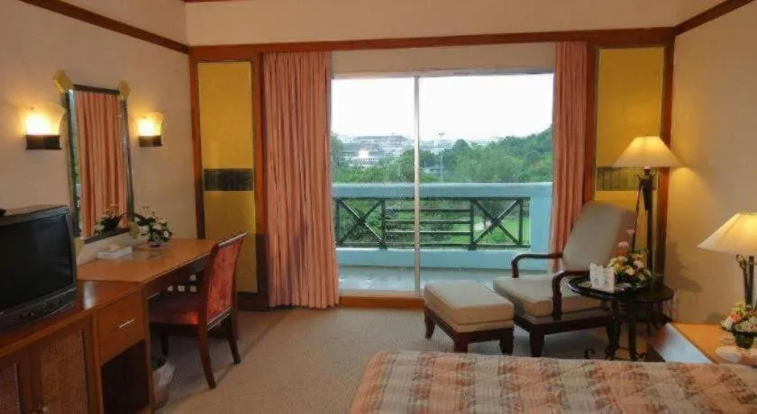 Bed in BP Samila Beach Hotel & Resort