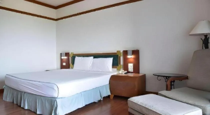 Bed in BP Samila Beach Hotel & Resort