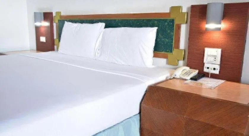 Bed in BP Samila Beach Hotel & Resort