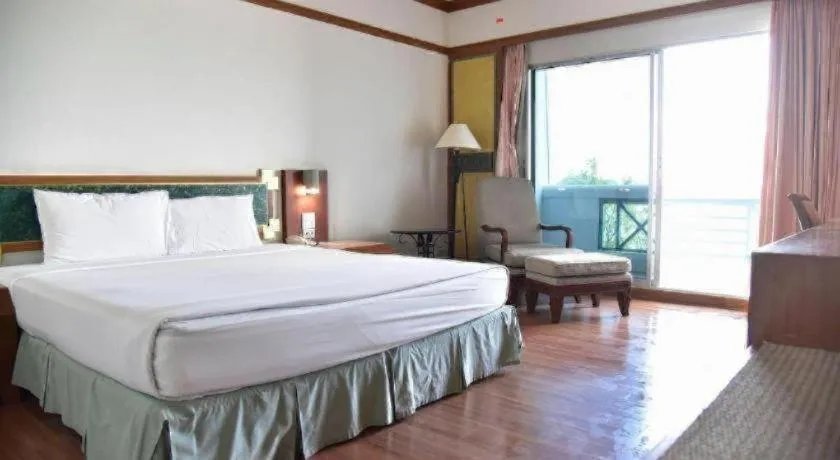 Bed in BP Samila Beach Hotel & Resort
