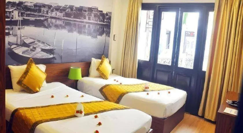 Bed in Vinh Hung 2 City Hotel