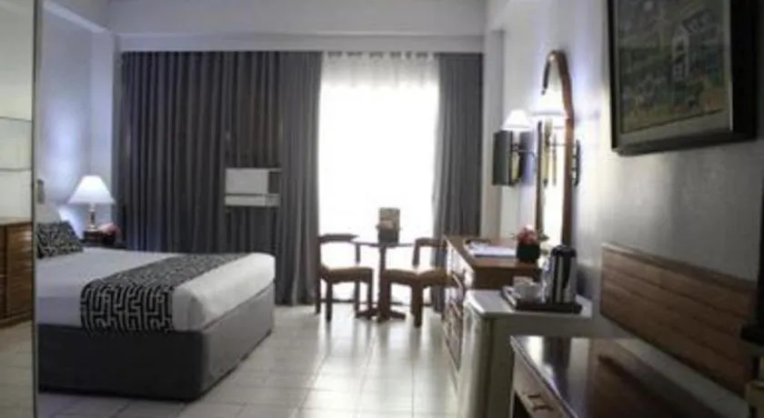 Bed in Las Palmas Hotel de Manila