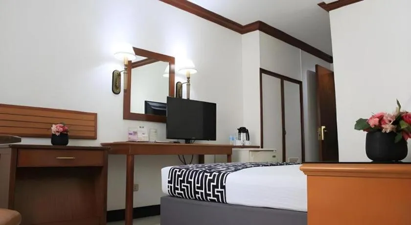 Bed in Las Palmas Hotel de Manila