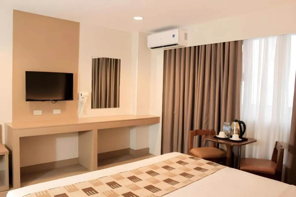 Bed in Las Palmas Hotel de Manila