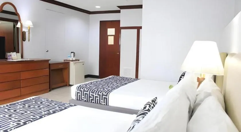 Bed in Las Palmas Hotel de Manila