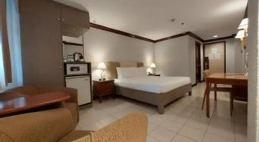 Bed in Las Palmas Hotel de Manila