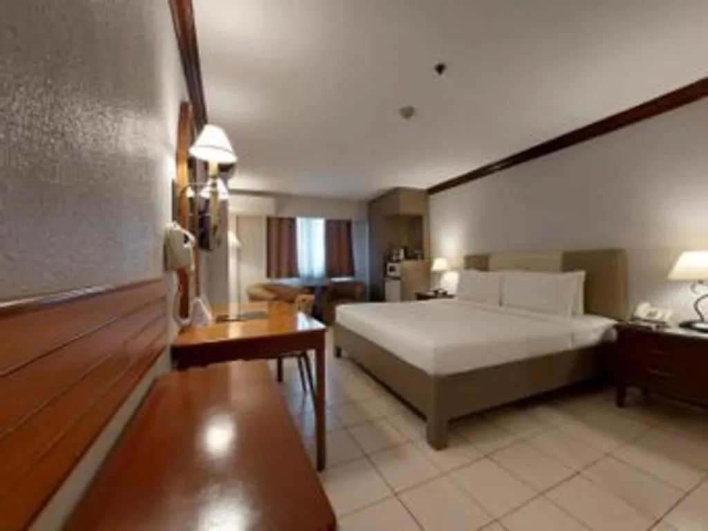 Bed in Las Palmas Hotel de Manila