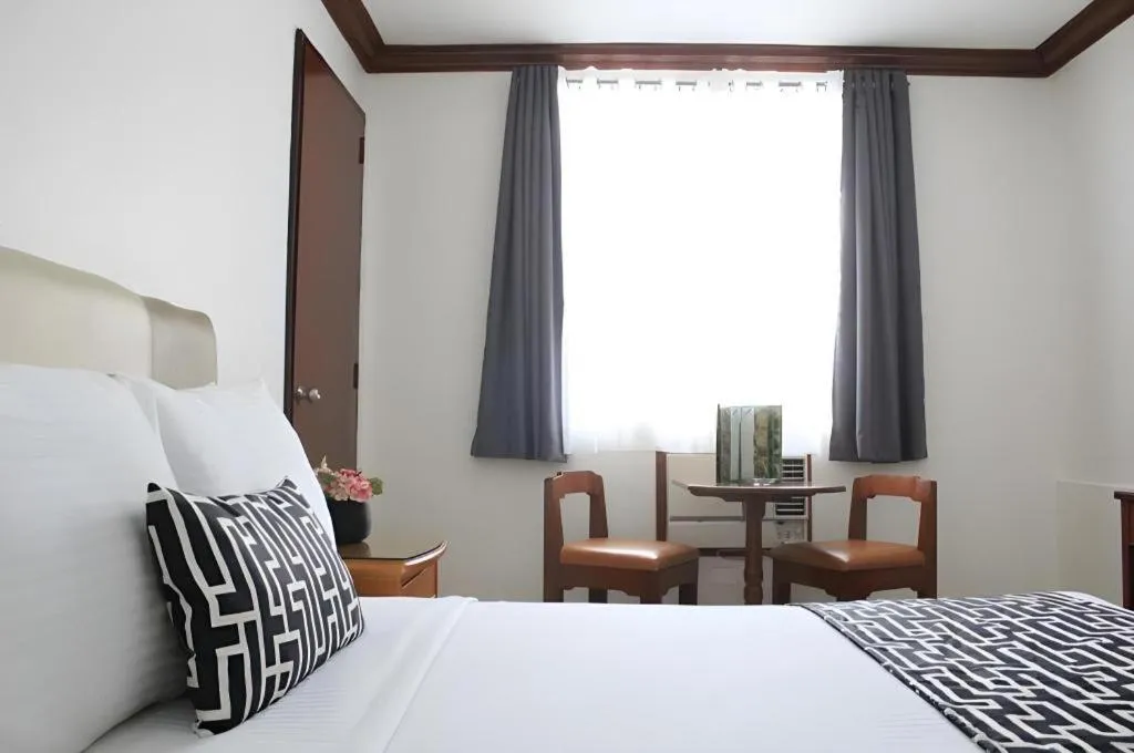 Bed in Las Palmas Hotel de Manila