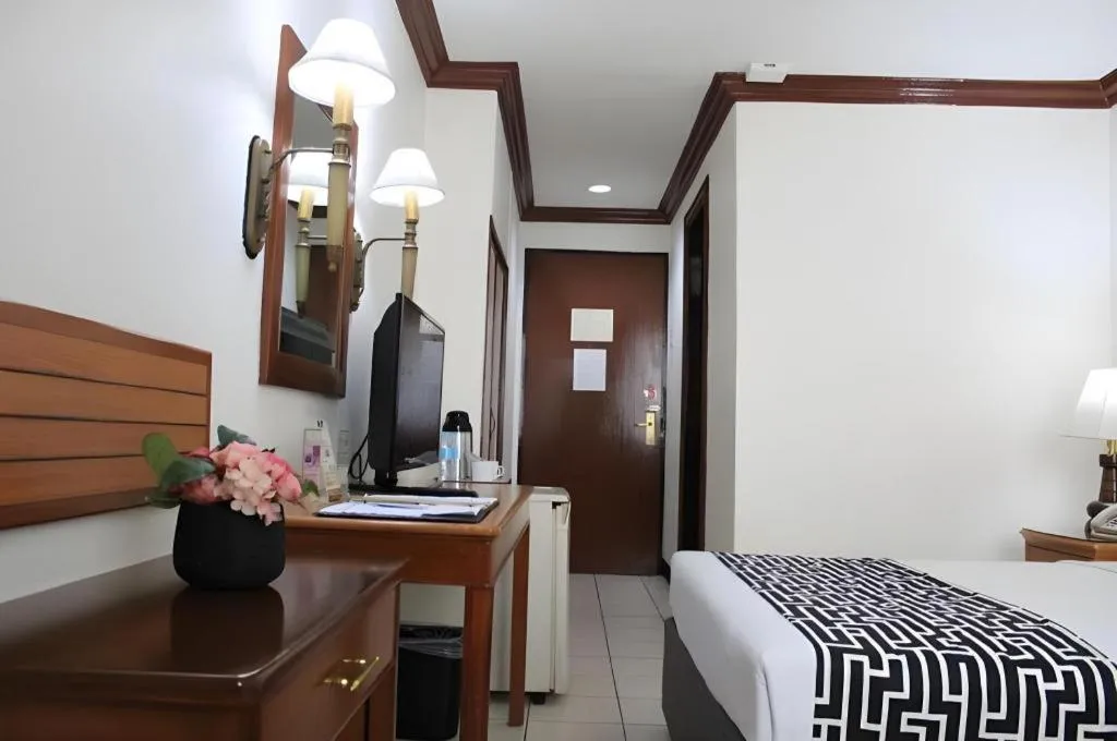 Bed in Las Palmas Hotel de Manila