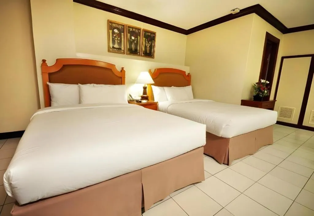 Bed in Las Palmas Hotel de Manila