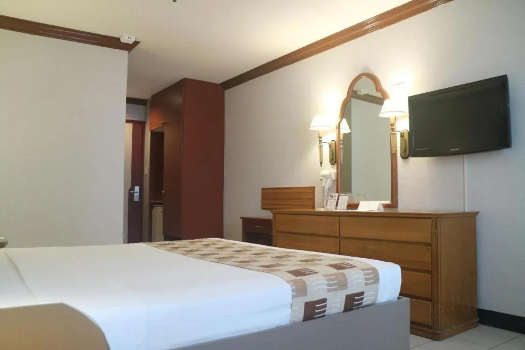 Bed in Las Palmas Hotel de Manila