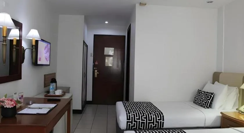 Bed in Las Palmas Hotel de Manila