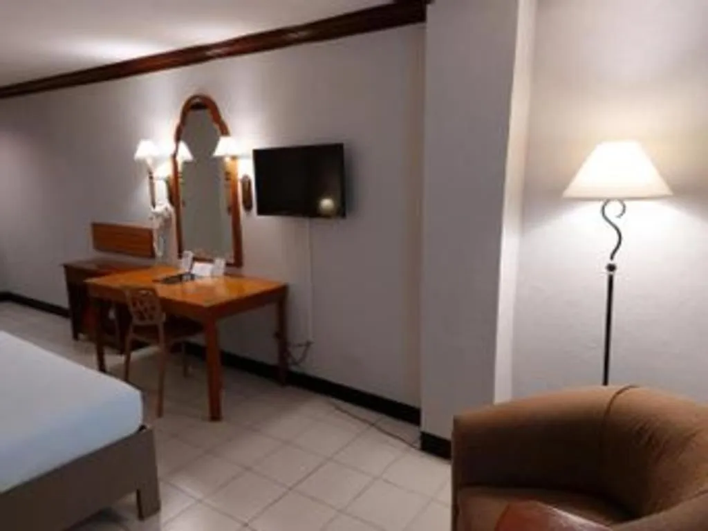 Bed in Las Palmas Hotel de Manila