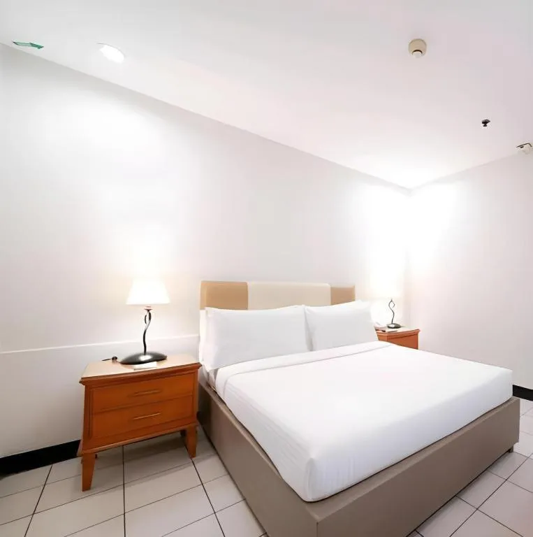 Bed in Las Palmas Hotel de Manila