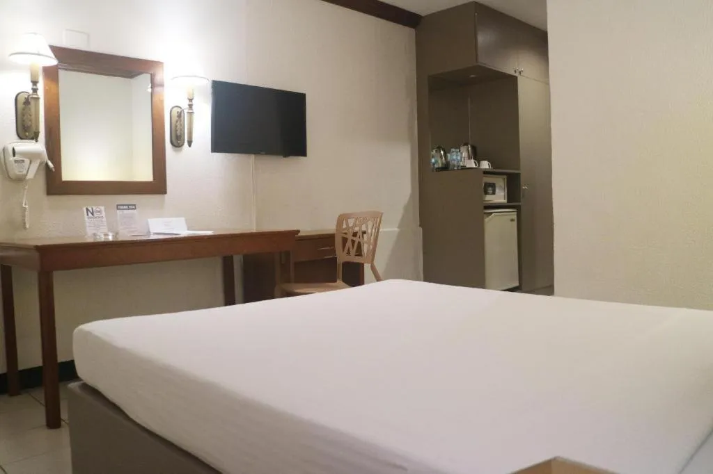 Bed in Las Palmas Hotel de Manila