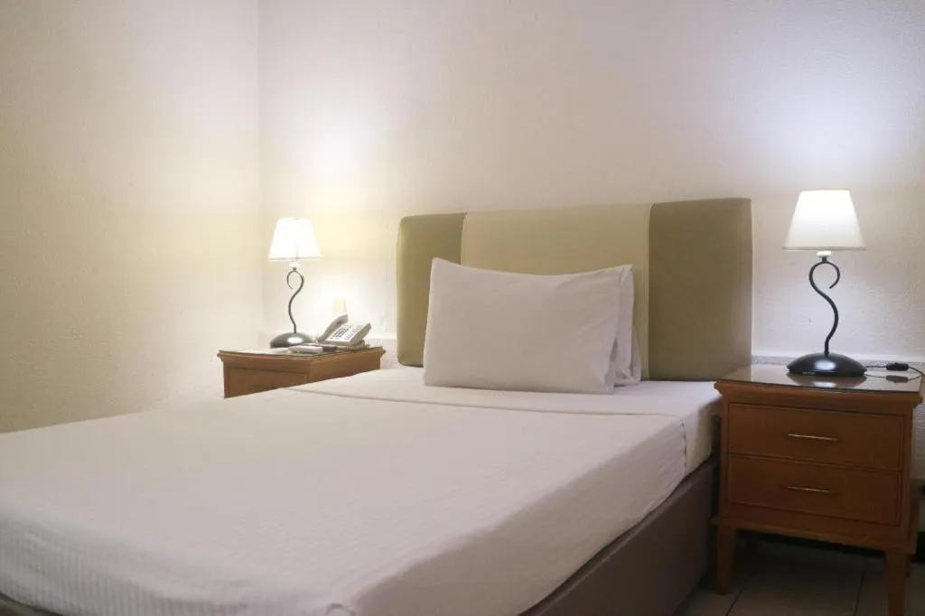 Bed in Las Palmas Hotel de Manila