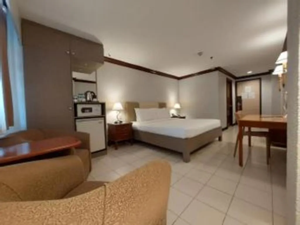 Bed in Las Palmas Hotel de Manila