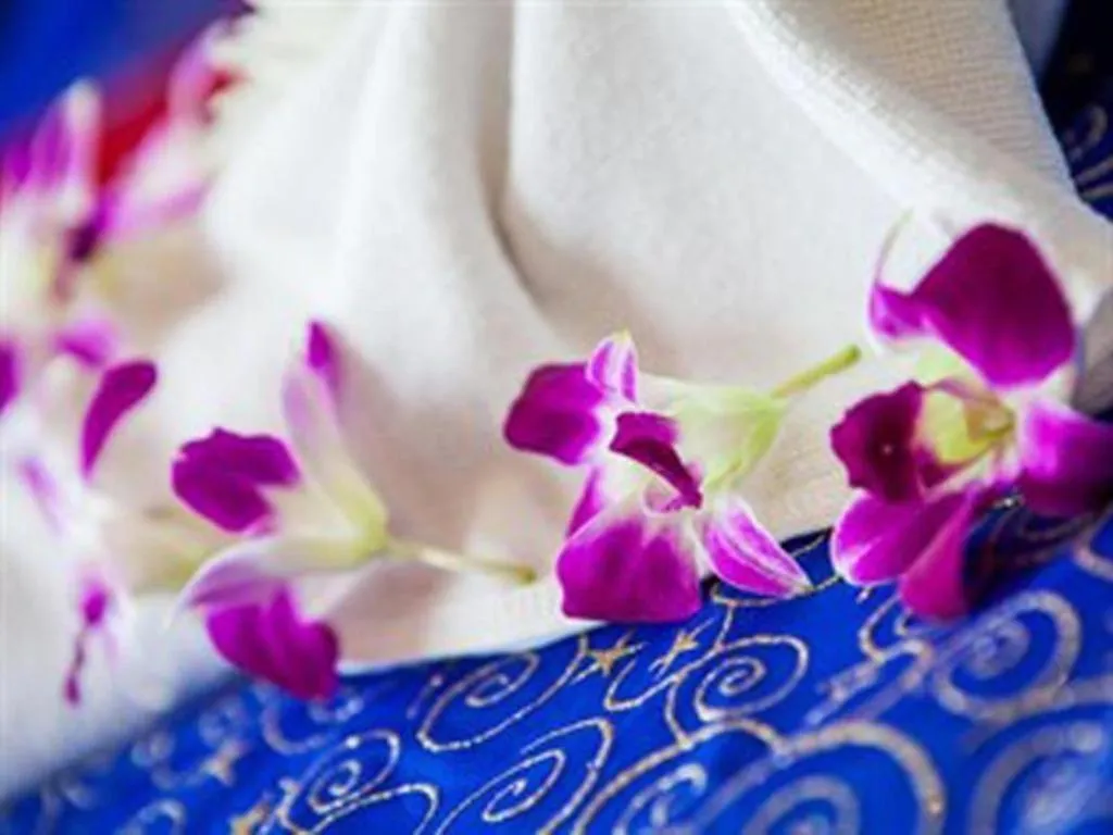 Triple Rund Place Hotel