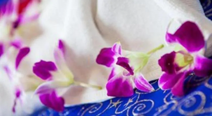 Triple Rund Place Hotel