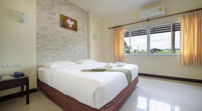 Bed in Kaew Samui Resort