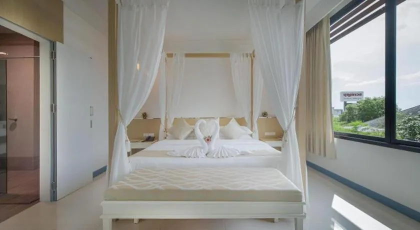 Bed in Kaew Samui Resort
