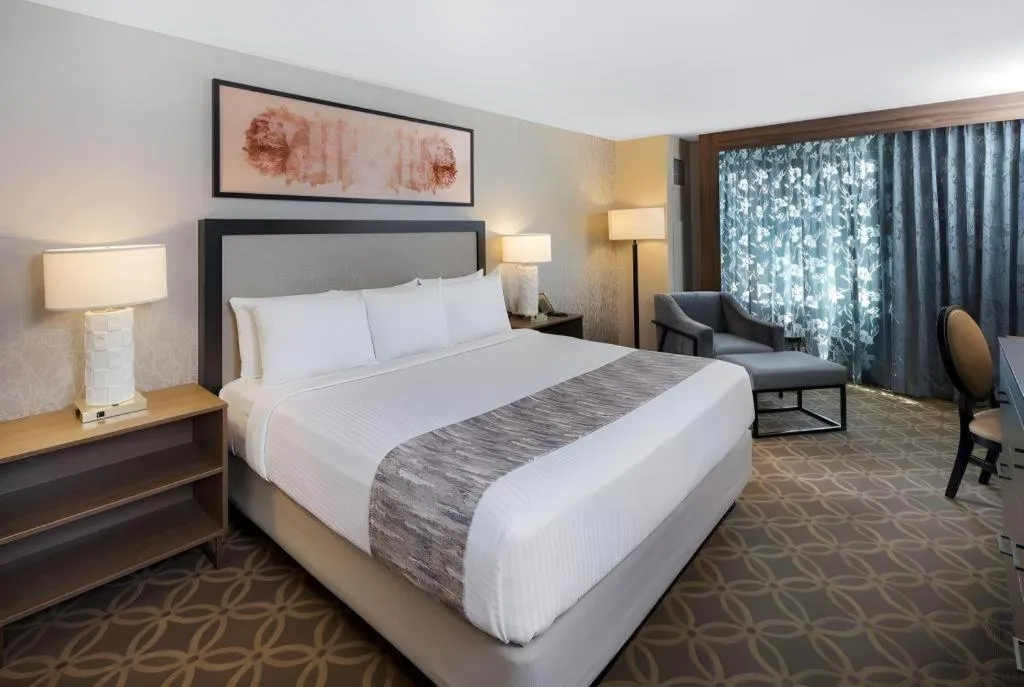 Bed in Cannery Casino and Hotel