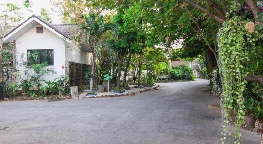 Chayada Garden House and Resort Hotel