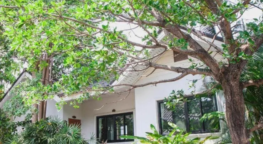 Chayada Garden House and Resort Hotel