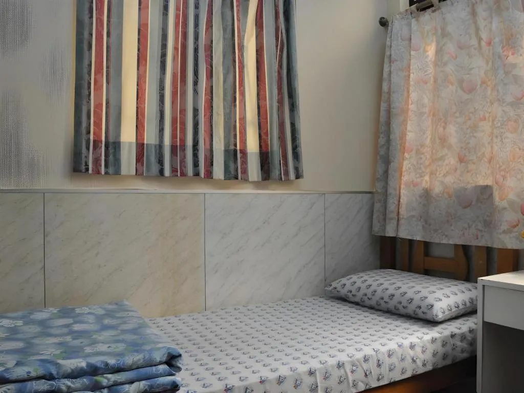 Bed in Dragon Hostel Hong Kong