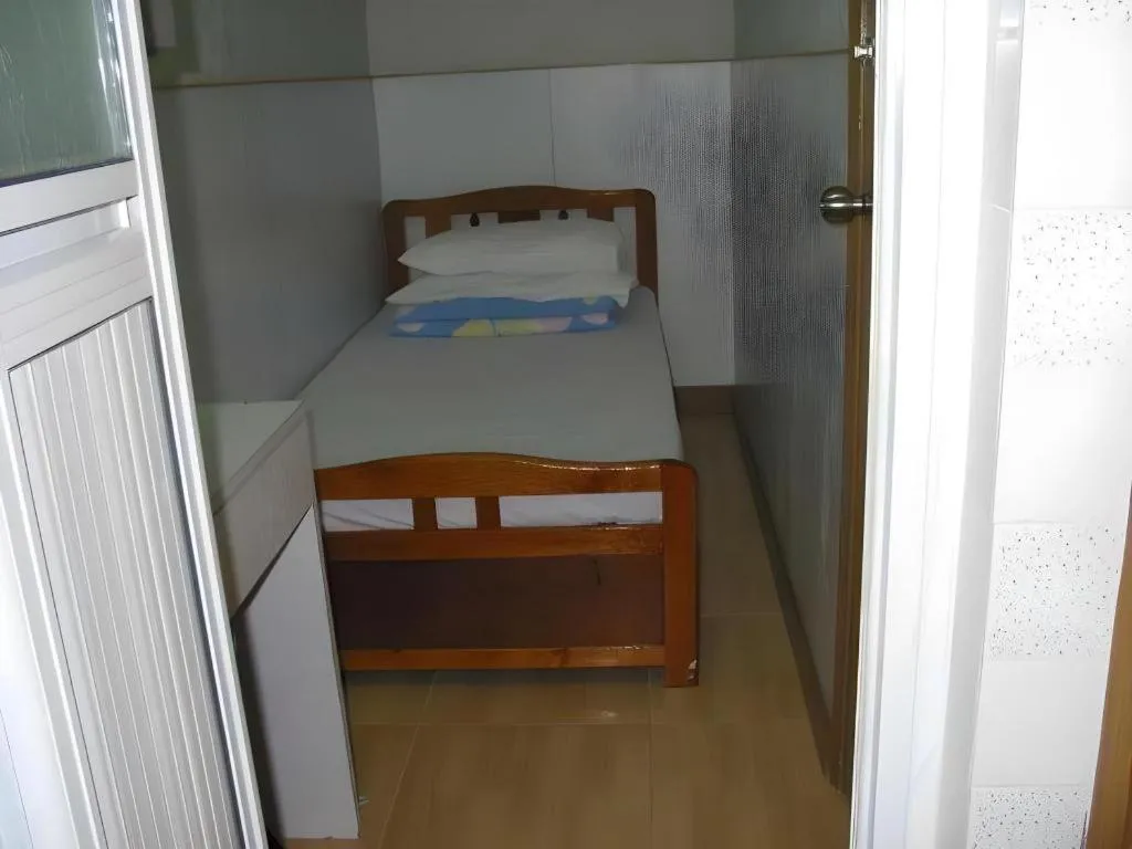 Bed in Dragon Hostel Hong Kong