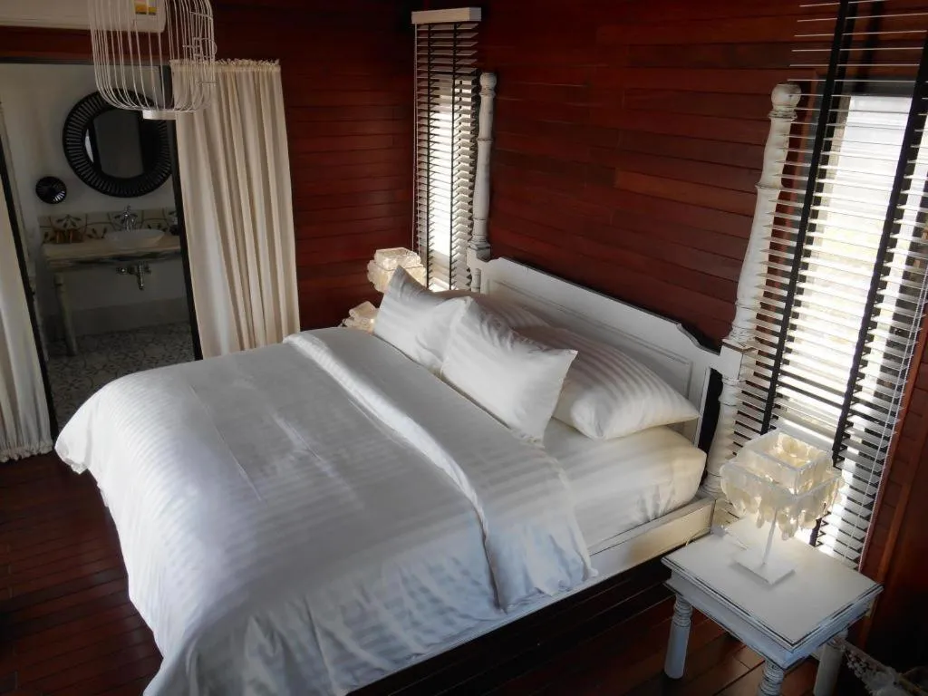 Bed in The Blue Sky Resort@ Koh Payam