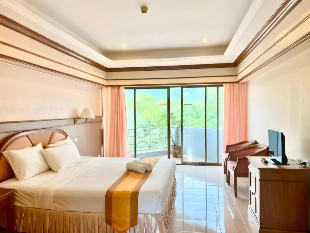 Bed in Supar Royal Beach Hotel