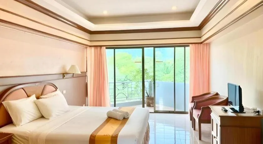 Bed in Supar Royal Beach Hotel