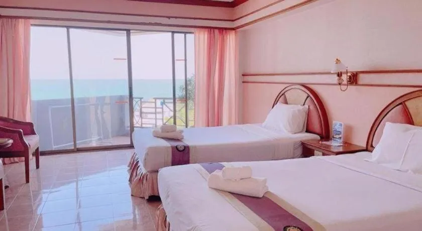 Bed in Supar Royal Beach Hotel
