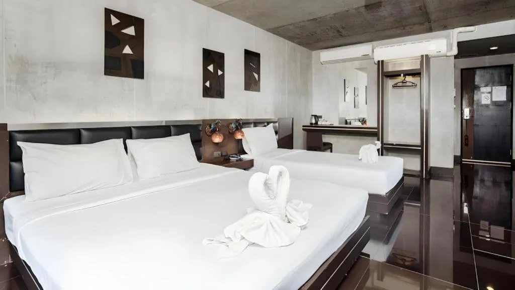 Bed in B2 Black Business and Budget Hotel