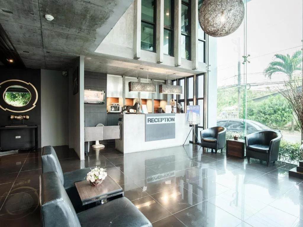 B2 Black Business and Budget Hotel