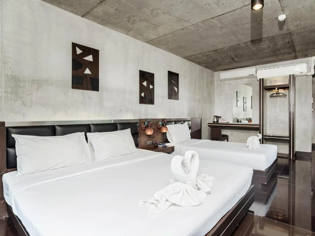 Bed in B2 Black Business and Budget Hotel