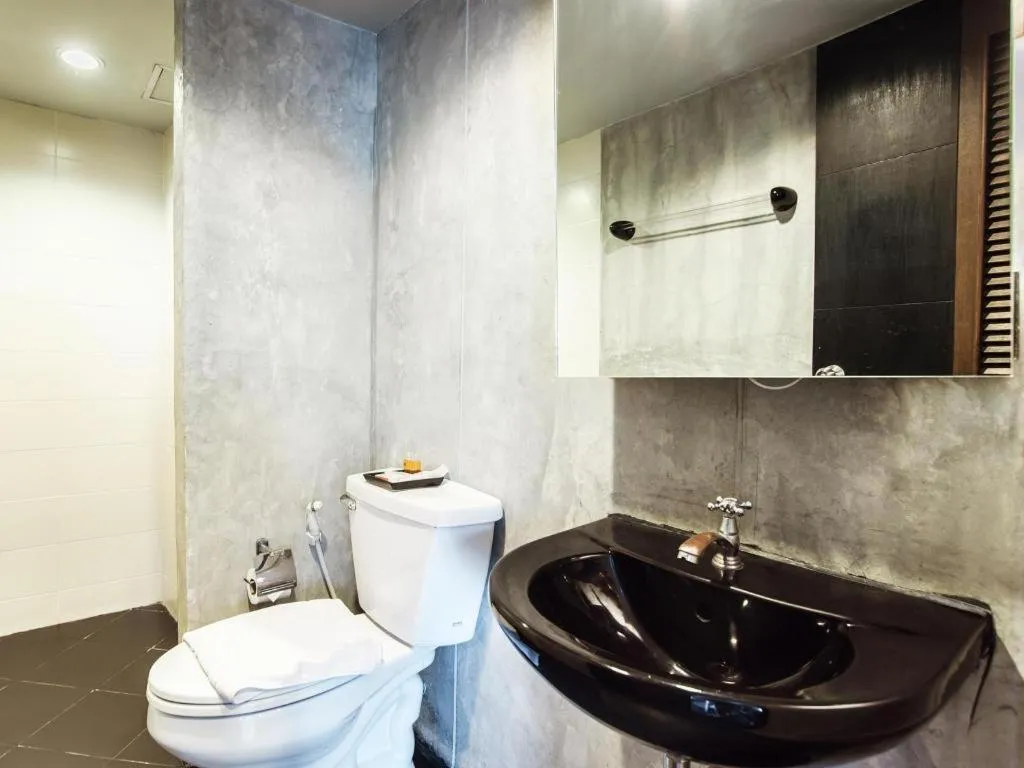 B2 Black Business and Budget Hotel