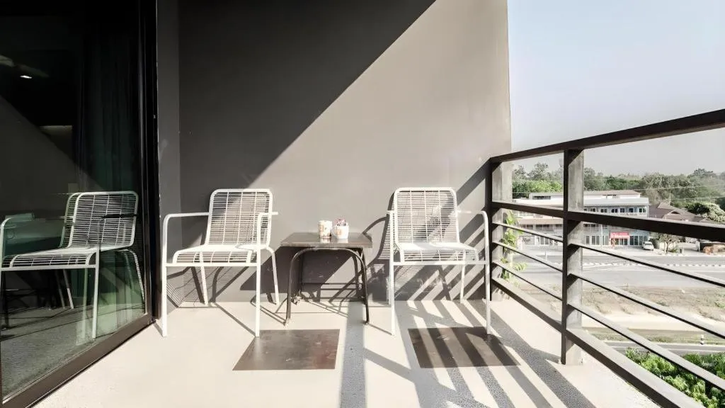 B2 Black Business and Budget Hotel