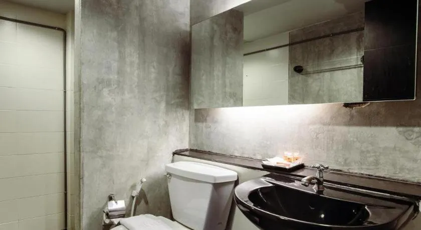 B2 Black Business and Budget Hotel